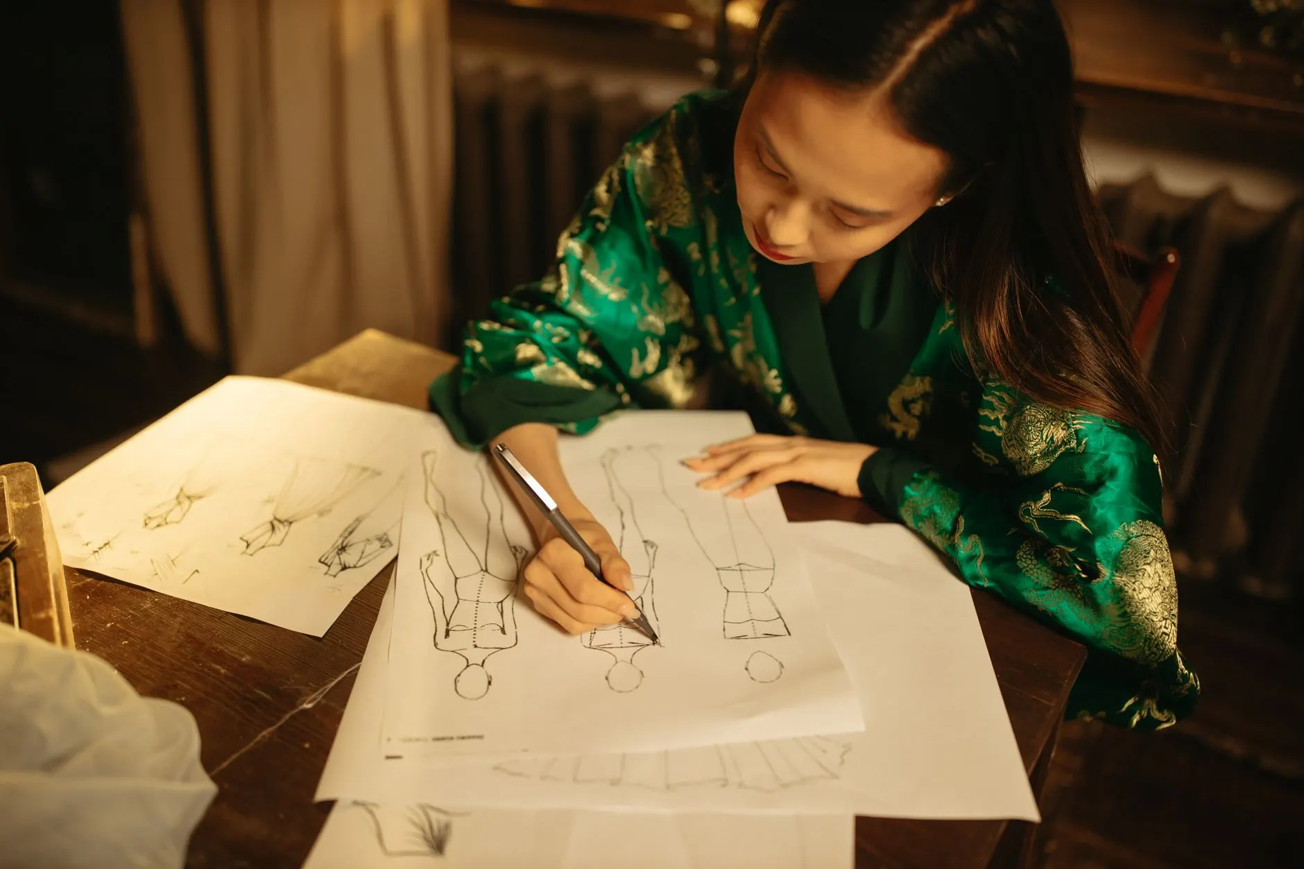 北京高帏晟女装批发产品线解析:从设计稿到成衣的品控流程正文配图 1